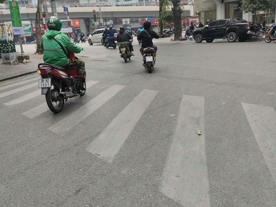 Cho thuê gấp giá rẻ mặt phố hoàng hoa thám 88m, tầng 2, mặt tiền 4.2m, 8.5 tr/th ba đình. 2