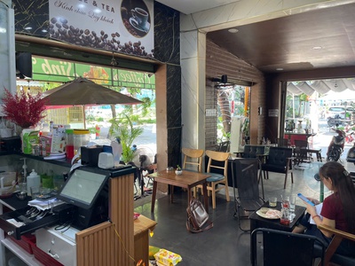 Sang quán caffe góc 2 mt, quán đẹp lắm, dt : 6m x 15m, ngay góc 2 mt đường kính doanh sầm uất, tel 3