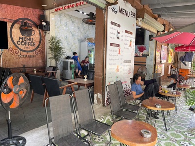 Sang quán caffe góc 2 mt, quán đẹp lắm, dt : 6m x 15m, ngay góc 2 mt đường kính doanh sầm uất, tel 4