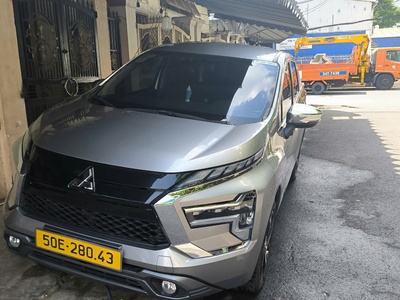 Xe em Mitsubishi Xpander đời 2025, màu xám, biển vàng. Xe đã chạy gần 45.000 km. 6