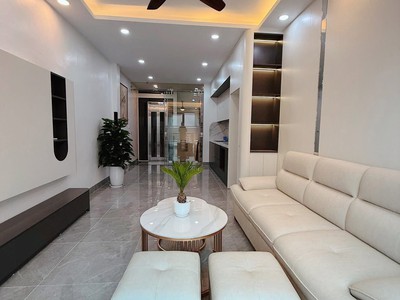 Bán nhà đại học Y Hà Nội 6 tầng thang máy Lô góc thoáng 10.6 tỷ 5