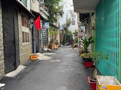 Trần Văn Quang, vị trí đắc địa gần Âu Cơ, Lạc Long Quân 2