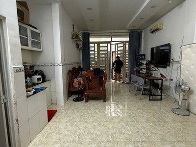 Trần Văn Quang, vị trí đắc địa gần Âu Cơ, Lạc Long Quân 0
