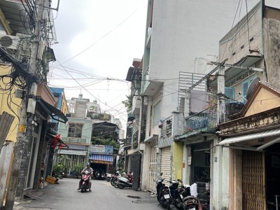 Bán gấp - giảm 200 triệu - giá mới 4.8 tỷ - ngay chợ bà chiểu - 4 tầng cho thuê gần 30tr/tháng 4