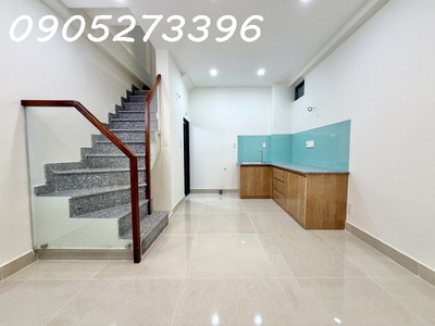 Sát bên quận 1 - gần mặt tiền - 3 tầng full công năng - 4.5 tỷ 3