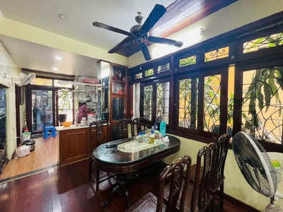 Duy nhất ngã tư Phạm Văn Đồng, Xuân Thủy, 40m2, 5T, p/lô, ô tô, ở k/doanh đỉnh, nhỉnh 20 tỷ 2