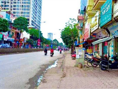 Cho thuê nhà 3 tầng kinh doanh mặt phố đường đôi vạn phúc 1