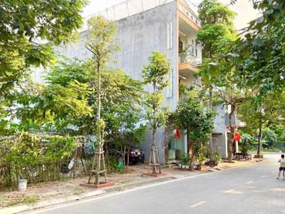 Bán đất mặt phố Lê Văn Hưu, khu Vạn Lộc, ph Tứ Minh, TP HD, 74.25m2, mt 4.5m, giá chỉ 3.3 tỷ 0