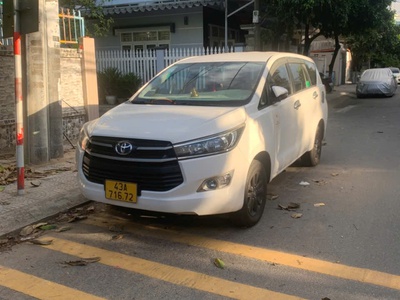 TOYOTA INNOVA E 2.0 2019 số sàn xe dich vụ biển vàng máy zin giá tốt 4