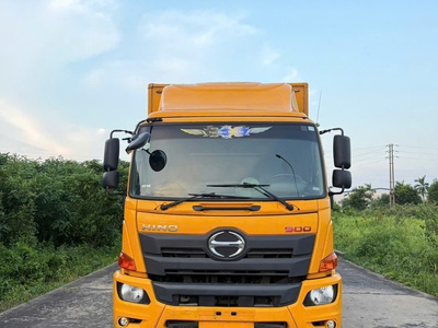 Cty Bán 3 Xe Hino FG 2018 dài 8m6 kín CTY xuất VAT 400tr odo 34v 0