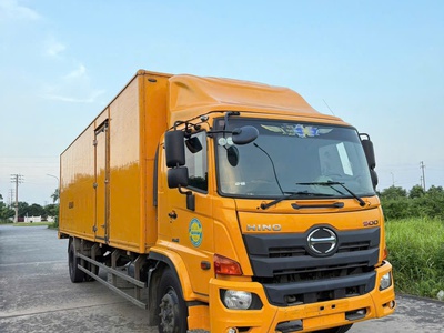 Cty Bán 3 Xe Hino FG 2018 dài 8m6 kín CTY xuất VAT 400tr odo 34v 4