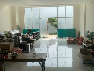 Cho thuê ch trệt thiết kế được 4pn với 213m2 tại hqc 35 hồ học lãm, giá siêu hời, 12 triệu/tháng 3