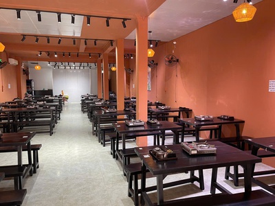 Quận thủ đức , chốt nhanh   sang quán  lẩu và nướng, quán đẹp và mới đang có doanh thu , mb : 7m 3
