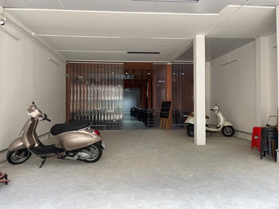 Quận thủ đức , chốt nhanh   sang quán  lẩu và nướng, quán đẹp và mới đang có doanh thu , mb : 7m 4