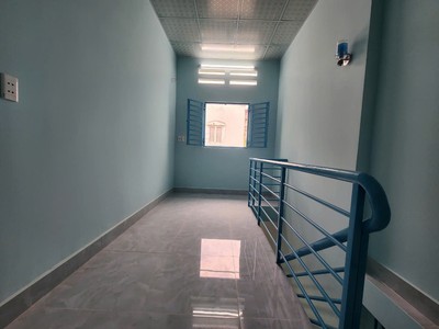 Chính chủ cho thuê nhà mới, đẹp 1 trệt 1 lửng, 2 WC gần mặt tiền Phan Huy Ích, Gò Vấp 2