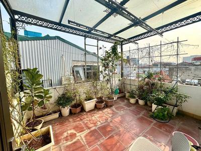 Bán nhà ngay Ngã Tư Hoàng Quốc Việt, 33m2,MT4.7m, 6T, thang máy, ở cực đẹp, chỉ 10.x tỷ 3