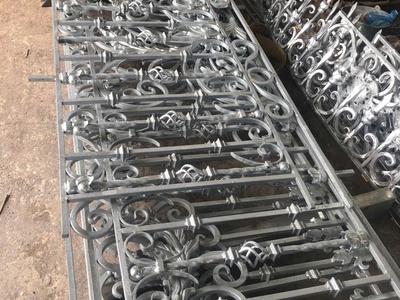Cần tìm đơn vị gia công cổng sắt mỹ thuật đẹp 4