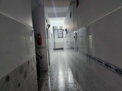 Bán nhà tám danh, ngay tạ quang bửu, ngang 8m, dòng tiền 80tr/tháng, làm chdv 1