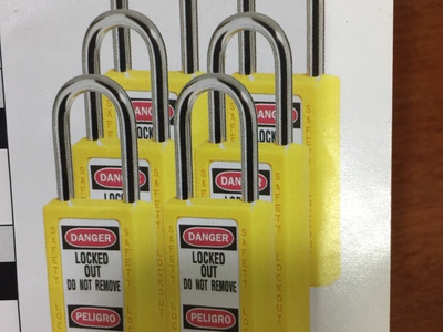 Chuyên Cung cấp khóa LOTO Lock out,Tag out , Khóa nhựa an toàn, Master Lock 11