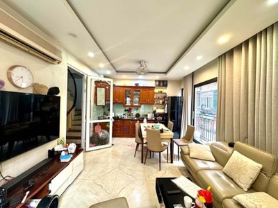 Nhà phố Phương Mai phân lô ô tô đỗ cửa 33m2 x 5T kinh doanh, phòng khám, 14 tỷ 1