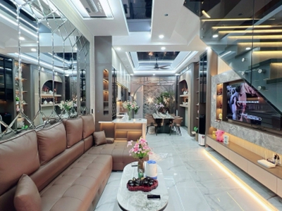 SHOPHOUSE MẶT TIỀN TP.HCM THANH TOÁN CHỈ TỪ 700 TRIỆU Vừa ở Vừa kinh doanh Đầu tư cho th 2