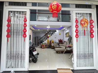 Nhà Tân Phú giáp Quận 11, Hẻm xe hơi vào nhà, Ngang hiếm 5.5M, 3 tầng, 4PN, 3WC, Chỉ nhỉnh 7 tỷ 2