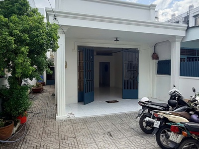 Cho thuê nhà cấp 4 sân rộng dương cát lợi, nhà bè 0