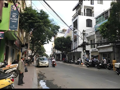 Cho thuê nhà 59 Lê Thị Riêng 4x20 giá 65tr/tháng 2