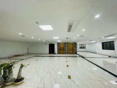Tòa Văn Phòng Lạc Long Quân 300M2 Mặt Tiền 16M 155 Tỷ - Vỉa Hè Ô TÔ 3