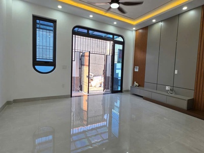 Nhà 2 Tầng Sân Cổng Riêng Quỳnh Cư, Hùng Vương, Hồng Bàng DT 71m , MT 5,05m, Chỉ 2,45 Tỷ 2