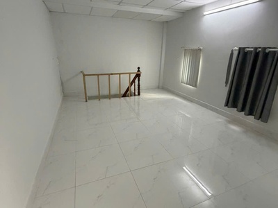 Cho thuê nhà nguyên căn mới đẹp bình thạnh - 1 trệt 1 lầu - có máy lạnh, máy nước nóng - giá chỉ 8 4