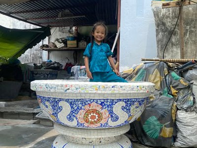Chậu xi măng thủ công , chậu cẩn miểng , khảm sành sứ 0