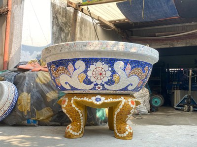 Chậu xi măng thủ công , chậu cẩn miểng , khảm sành sứ 2