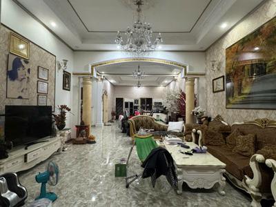 Hạ Giá Bán Gấp Biệt Thự 2 Mặt Tiền Trước Sau  Lê Quang Định 0