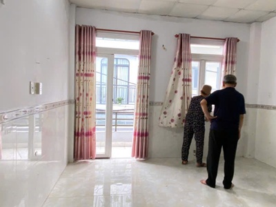Cho thuê nhà nguyên căn đường số 9, Linh Tây, Thủ Đức 2PN, hẻm xe tải, 9tr/tháng 6