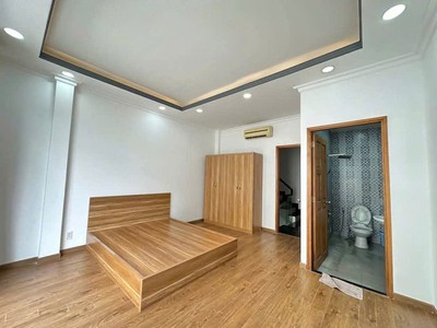 Chính chủ cho thuê nhà nguyên căn quận 7 4 phòng ngủ 4