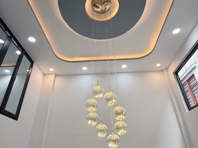 2 bước ra xe hơi - Giáp quận 11 2