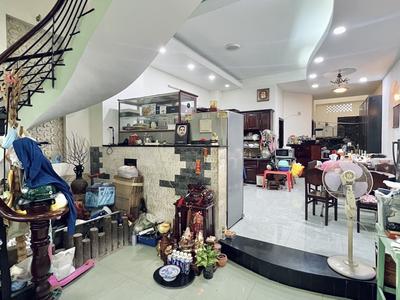 D2571 khan hiếm nhà sân ô tô sát ngã tư hàng xanh, 134m2 giá 15.x tỷ 0