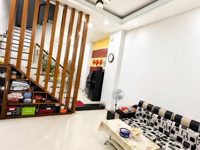 Bán nhà gần aeon mall tân phú, 63m , ngang 4.5m nở hậu, nhà đẹp 3 tầng có dòng tiền 1