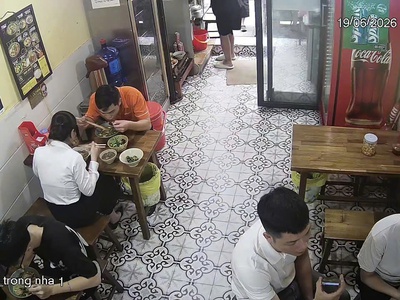 Sang nhượng mặt bằng quán ăn phố ẩm thực 89 nguyễn văn tuyết ,đống đa, hà nội 3