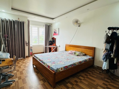 Bán nhà đẹp mặt đường nhánh gần chợ Cát Bi, giá hấp dẫn 10