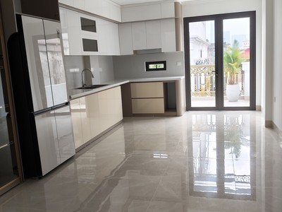 Bán nhà 7 tầng phố Trần Quốc Hoàn chỉ với 20,5 tỷ đường ô tô tránh vị trí đắc địa 4