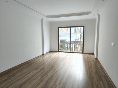 Bán nhà 7 tầng phố Trần Quốc Hoàn chỉ với 20,5 tỷ đường ô tô tránh vị trí đắc địa 3
