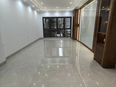 Bán nhà 7 tầng phố Trần Quốc Hoàn chỉ với 20,5 tỷ đường ô tô tránh vị trí đắc địa 1