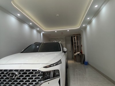Bán nhà 7 tầng phố Trần Quốc Hoàn chỉ với 20,5 tỷ đường ô tô tránh vị trí đắc địa 0