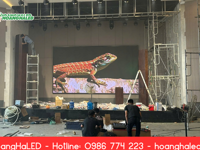 Lắp Đặt Màn Hình LED P2.5 3840Hz Tại Hội Trường Lớn - Nhà Máy Thép Việt Nam Vinasteel 1