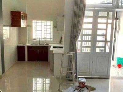 Cần cho thuê nhà hẻm xe hơi,đg số 5,Linh Trung,Thủ Đức. SD 100m2 có 2pn2wc Giá 9tr/tháng. 3