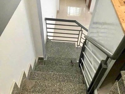 Cần cho thuê nhà hẻm xe hơi,đg số 5,Linh Trung,Thủ Đức. SD 100m2 có 2pn2wc Giá 9tr/tháng. 5