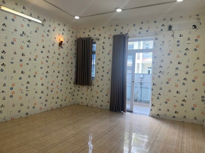 Cho thuê nhà Him Lam dt 5x20 đường 12m giá 40T/tháng 0