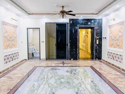 Mặt Tiền 12M Tô Ngọc Vân Ô TÔ Tránh Vỉa hè 250M2 50 Tỷ View Hồ , Xây Tòa 3